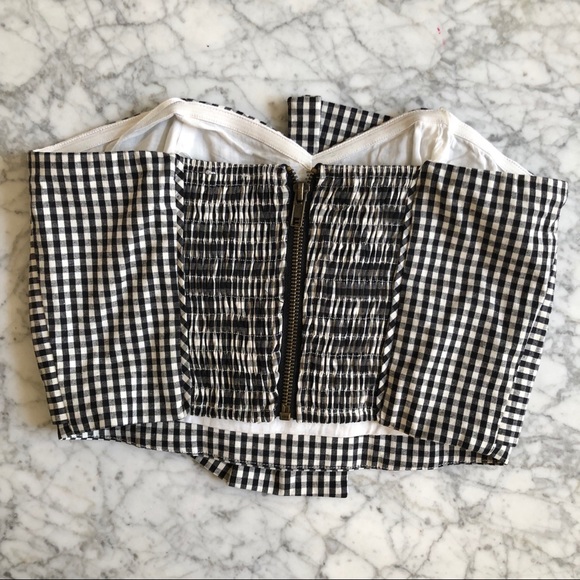 ๐Gingham Strapless Crop Top - Picture 2 of 8